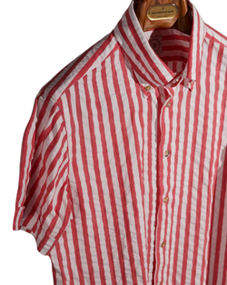 Uncommon Man – Red Stripe Seersucker Short Sleeve Shirt